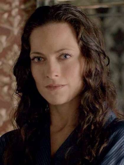 Lara Pulver height