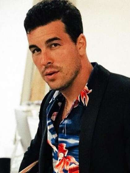 Mario Casas height